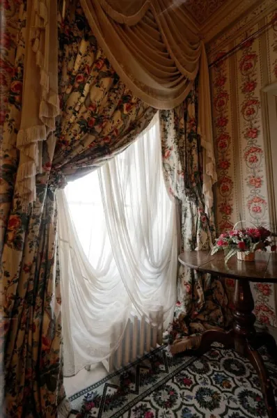 drapes as window coverings for bedroom