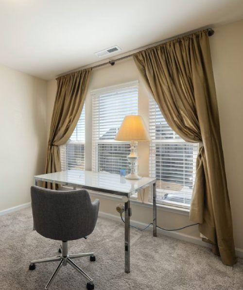 how to close blinds along with curtains of bedroom